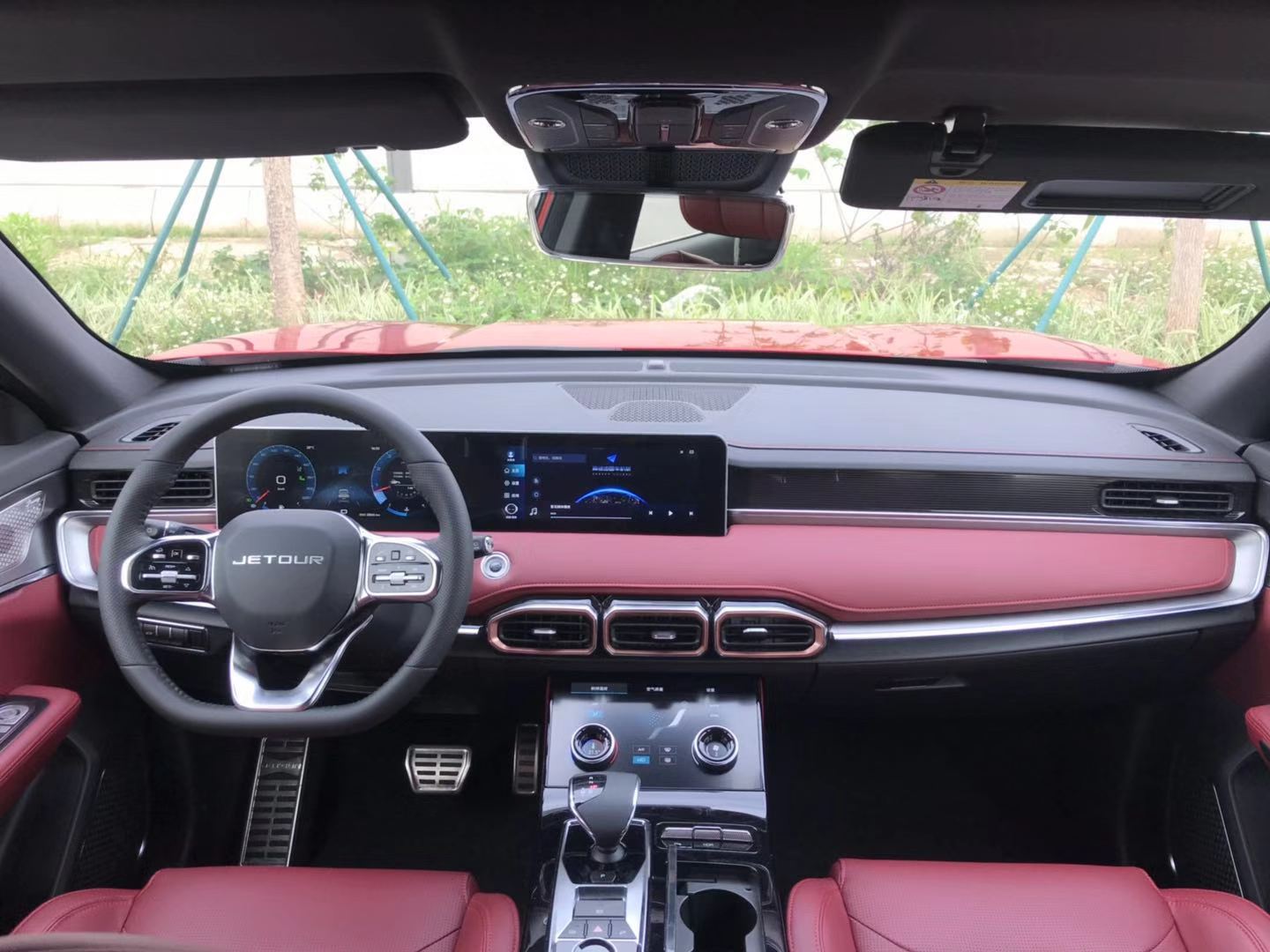 当然了,时尚的外观和高级的内饰也是捷途x70 plus的亮点之一,在用车