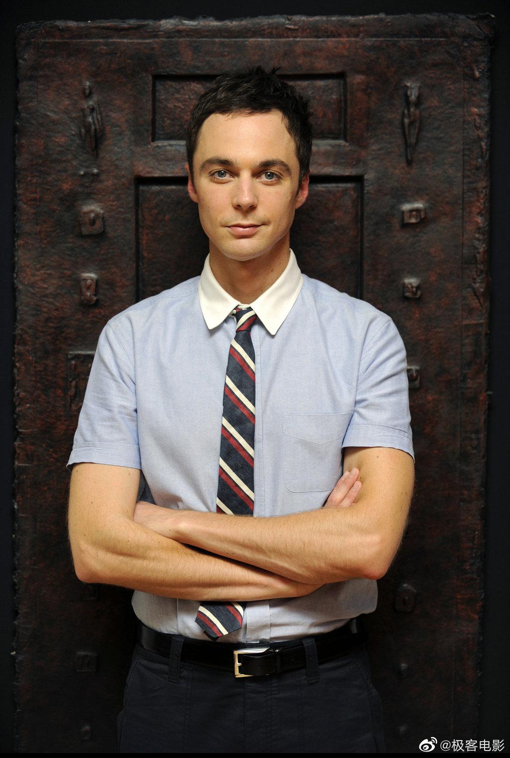 bazinga!今天是《生活大爆炸》主演吉姆·帕森斯的47岁生日