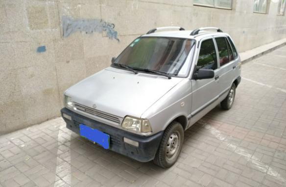 小伙大学刚毕业花5千元买辆众泰江南tt女友看到车后不说话了