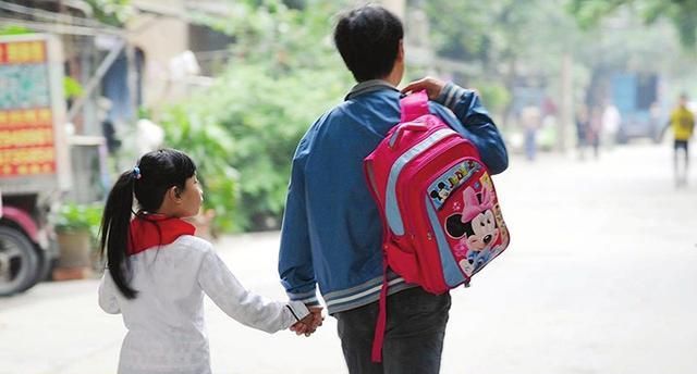 4岁女孩被丢在幼儿园3天,老师起疑心,打开孩子书包后气急报警休闲区蓝鸢梦想 - Www.slyday.coM 4岁女孩被丢在幼儿园3天,老师起疑心,打开孩子书包后气急报警休闲区蓝鸢梦想 - Www.slyday.coM