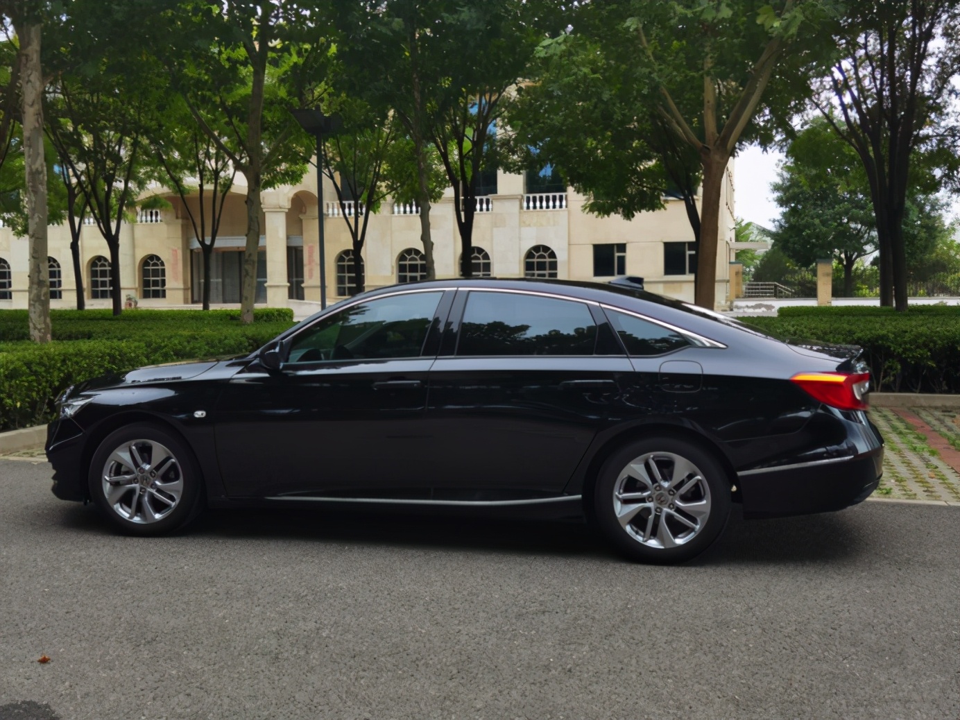 第十代雅阁提车半年后我还是绝对自信 为啥?