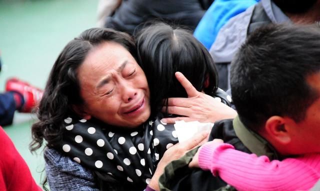 4岁女孩被丢在幼儿园3天,老师起疑心,打开孩子书包后气急报警休闲区蓝鸢梦想 - Www.slyday.coM 4岁女孩被丢在幼儿园3天,老师起疑心,打开孩子书包后气急报警休闲区蓝鸢梦想 - Www.slyday.coM