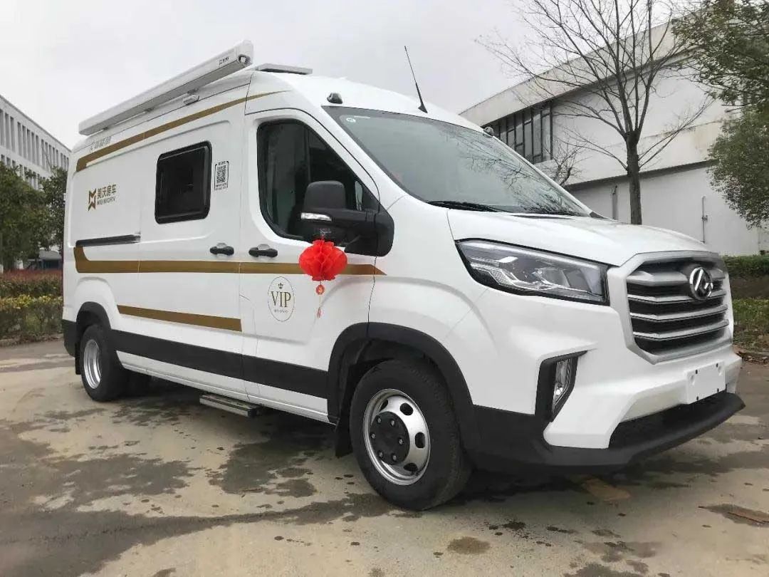 416武汉房车展美沃国六v90长轴高顶b型房车