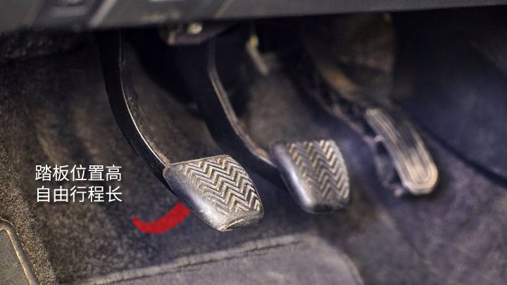 手动挡离合器怎么调高低