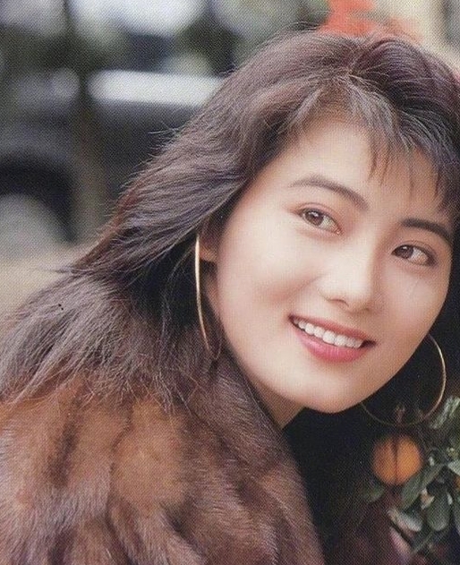 杨丽菁小时候的照片图片