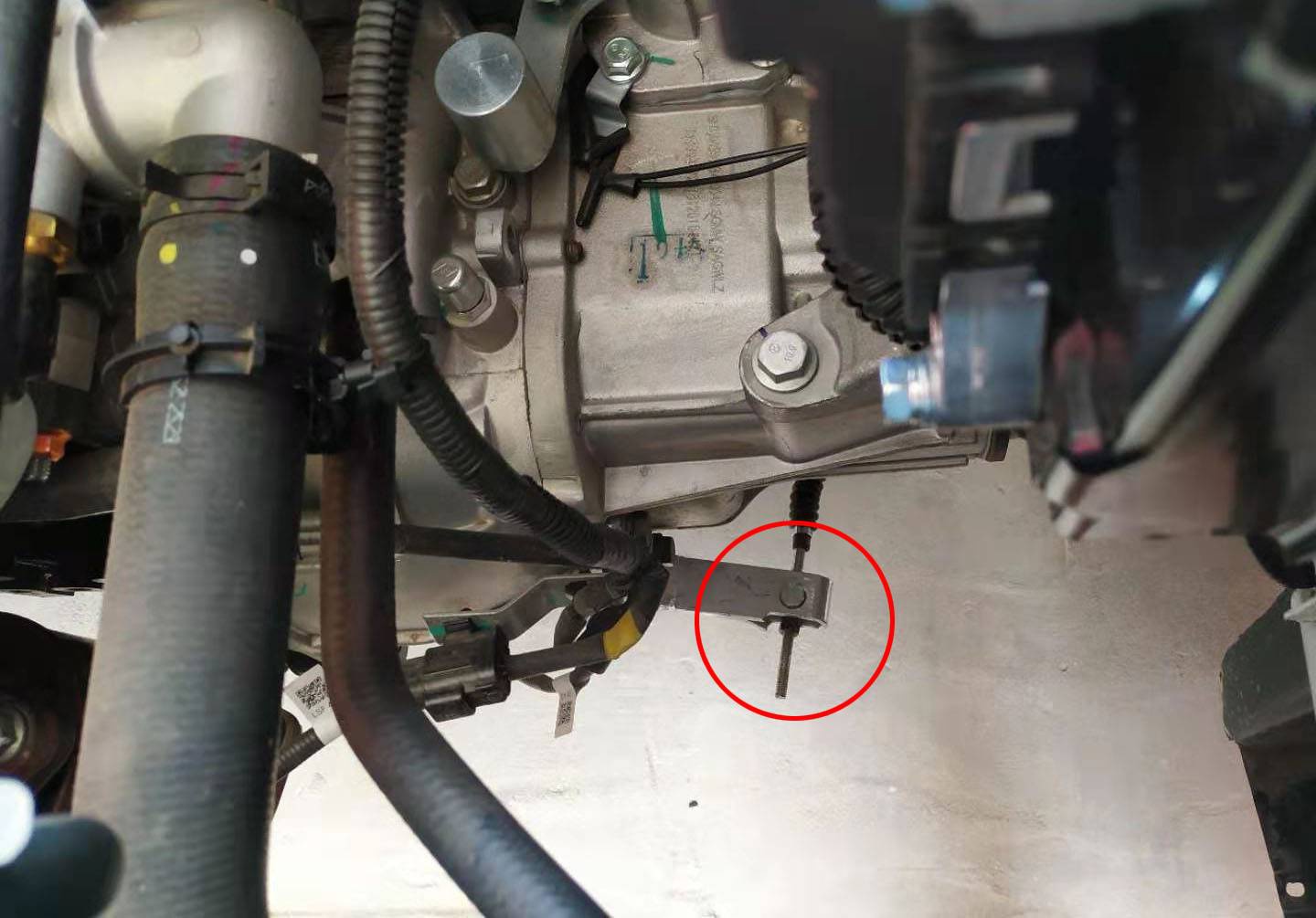 手动挡离合器怎么调高低