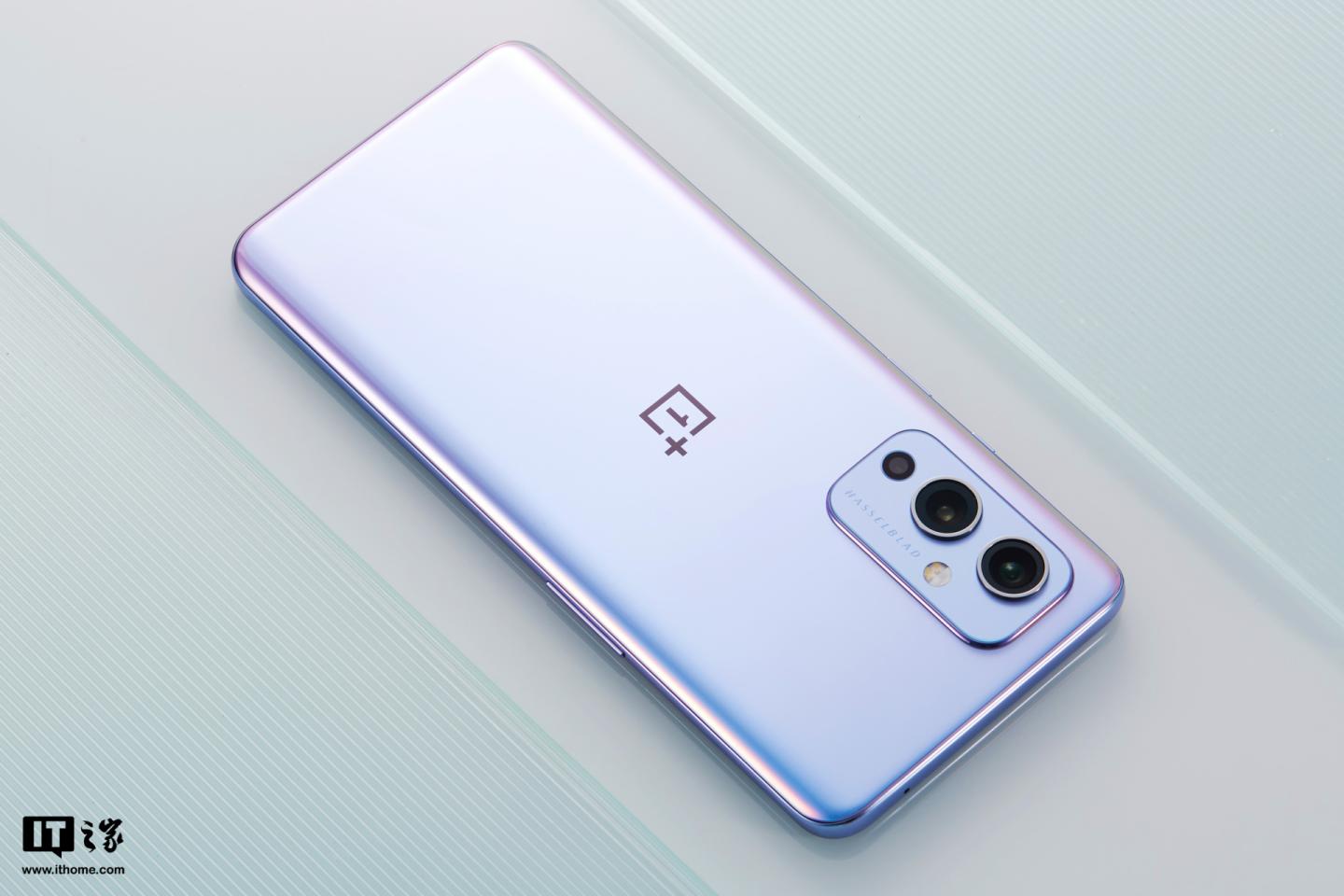 it之家开箱一加9pro图赏双层ag工艺漫反射渐变纹理