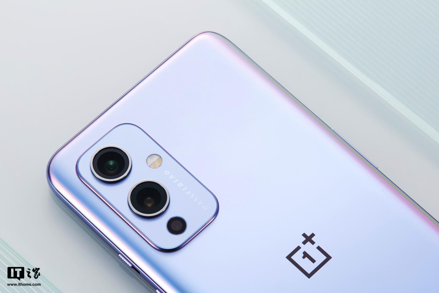 it之家开箱一加9pro图赏双层ag工艺漫反射渐变纹理