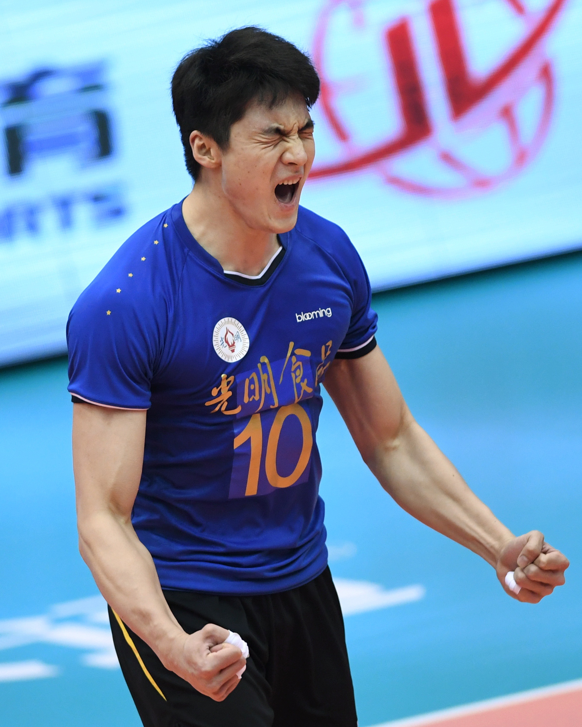 排球——男排超级联赛:上海胜江苏