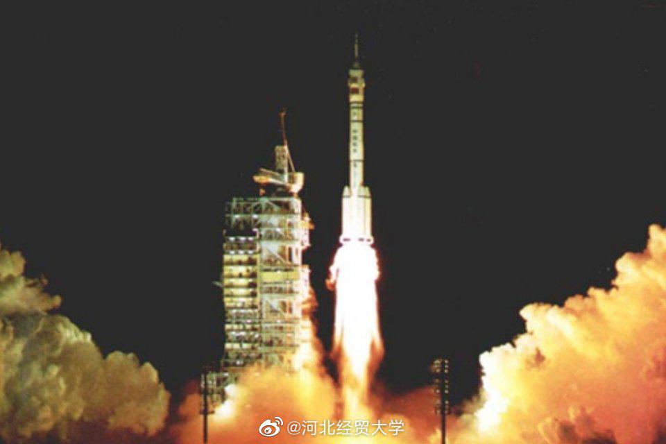 神舟三号飞船发射成功并进入预定轨道