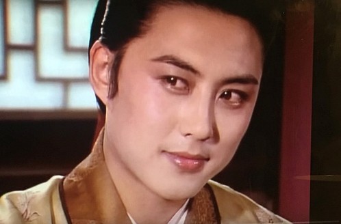 因为长得太帅,导演让他演了两个角色|红楼|柳湘莲|侯长荣_新浪新闻