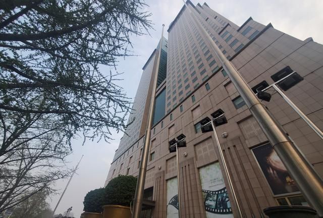 今天上午十点谁会拍下郑州裕达国贸