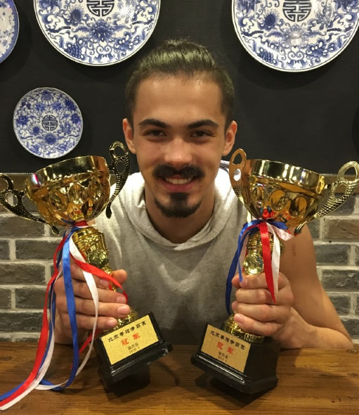 在做模特之前,韦紫瑞一直有拳击的爱好.