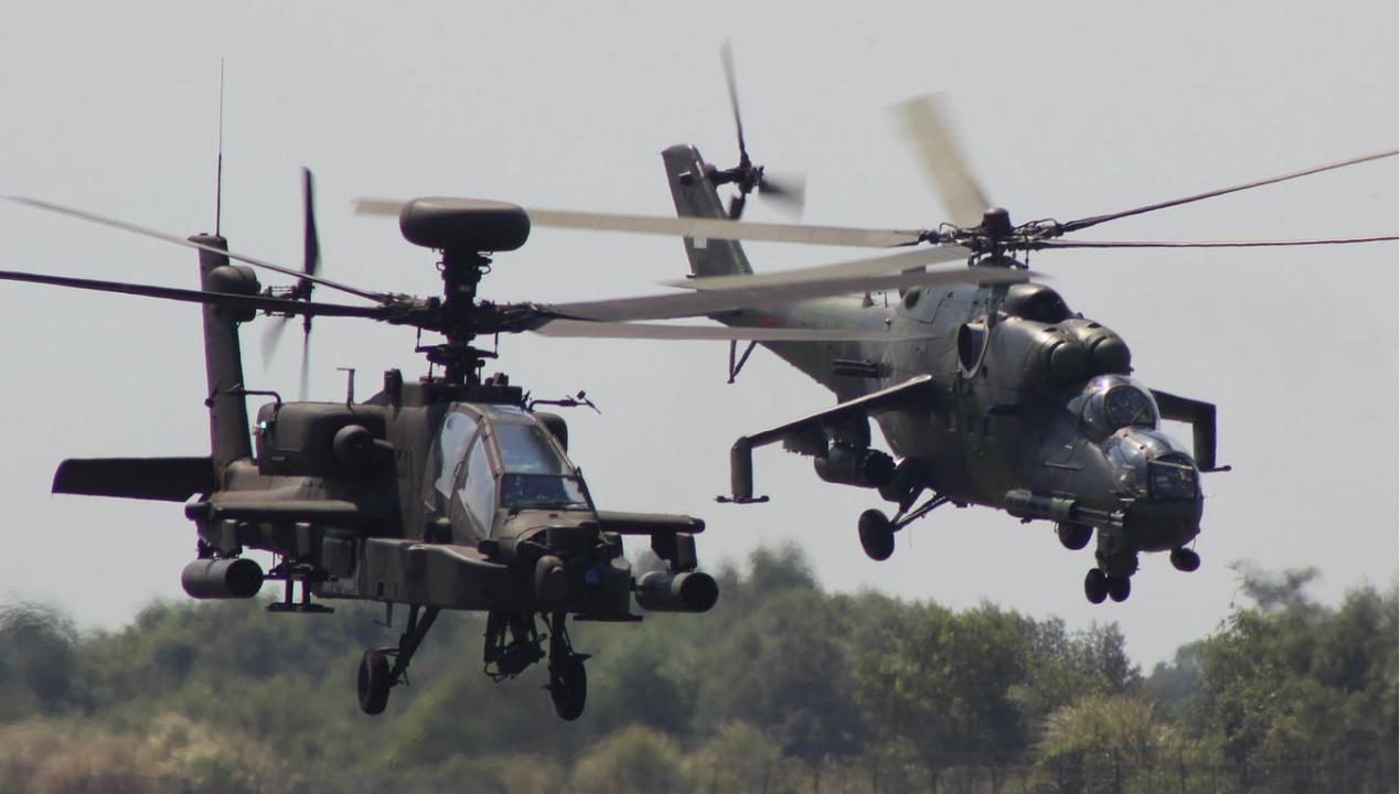 战场大主宰阿帕奇顶级武装直升机武直10不能比