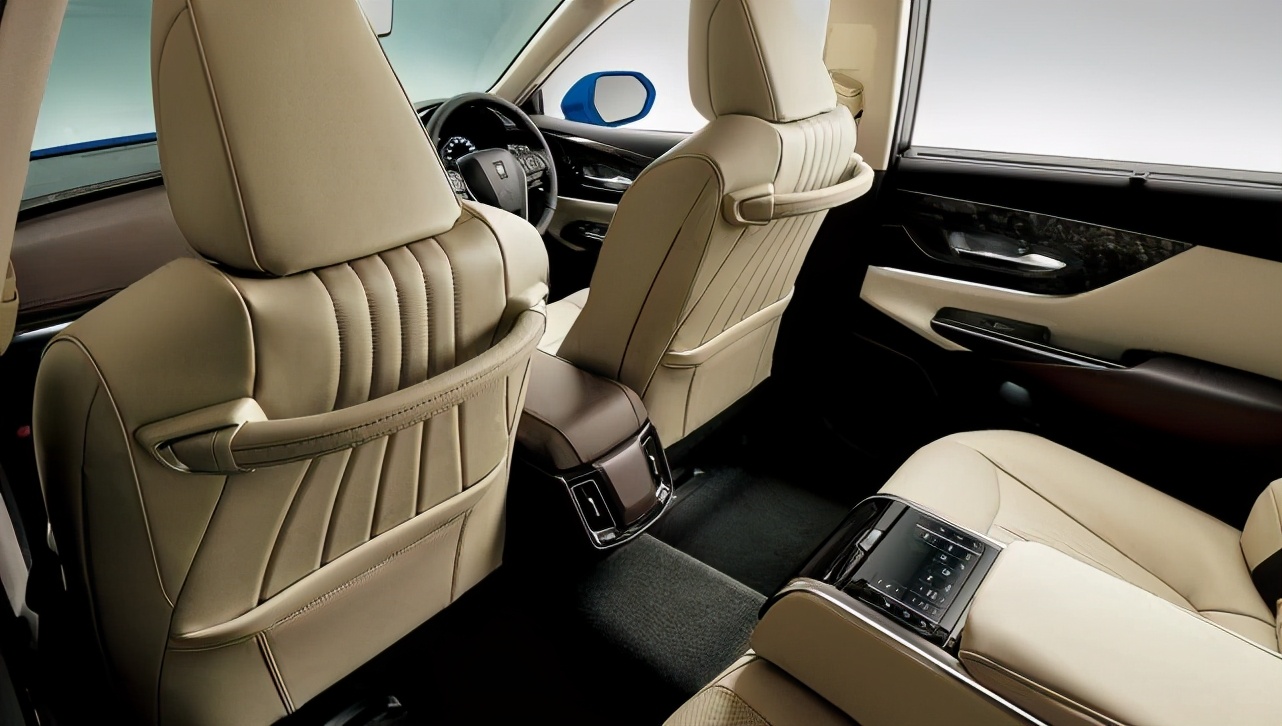 帅到没朋友的后驱旗舰搭35l混动体验十五代皇冠