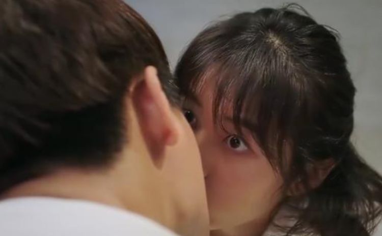 张子枫初吻出炉粉丝劝男搭档参加向往的生活和黄磊见面