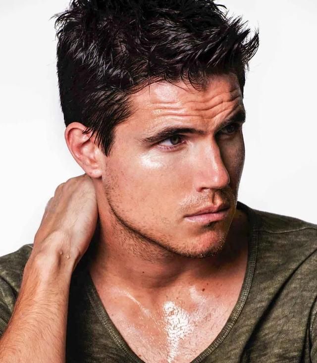 加拿大男星robbie amell 新美剧大爆,一改花瓶定位|花瓶|美剧|绿箭侠