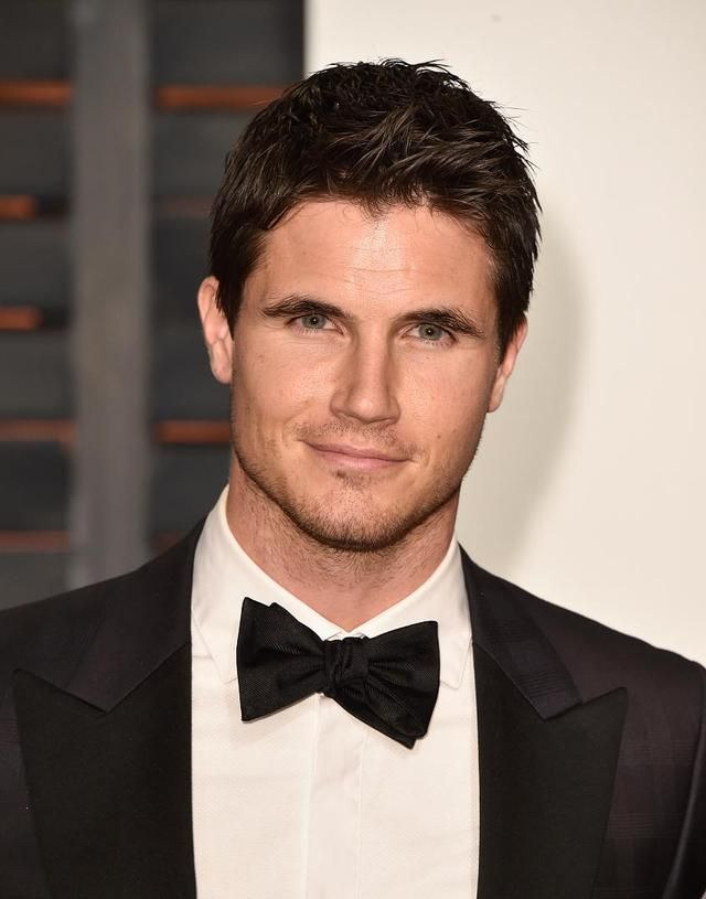 加拿大男星robbie amell 新美剧大爆,一改花瓶定位|花瓶|美剧|绿箭侠