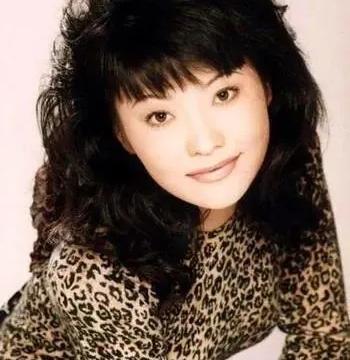 主持过央视《新闻30分》,观众缘好又干练大方的胥午梅去哪了|胥午梅