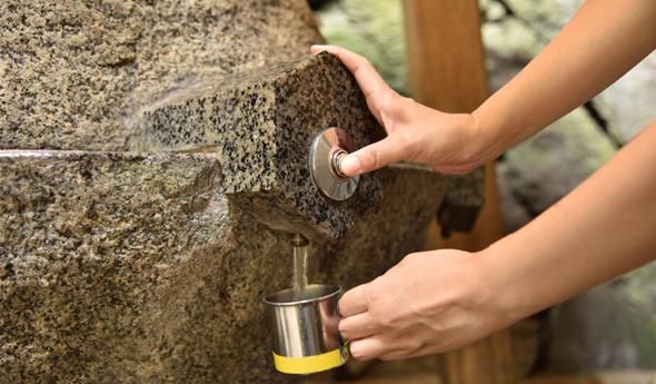 日本奈良三轮山里面通过接近神明的登拜获得力量休闲区蓝鸢梦想 - Www.slyday.coM 日本奈良三轮山里面通过接近神明的登拜获得力量休闲区蓝鸢梦想 - Www.slyday.coM