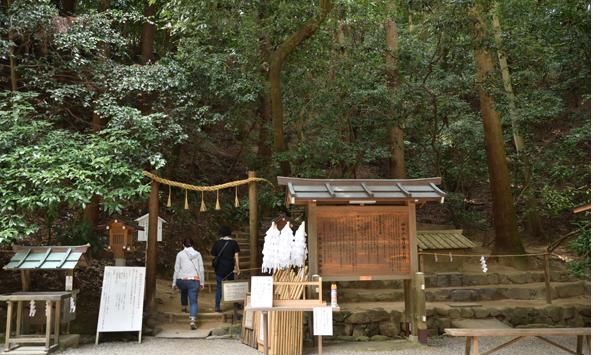 日本奈良三轮山里面通过接近神明的登拜获得力量休闲区蓝鸢梦想 - Www.slyday.coM 日本奈良三轮山里面通过接近神明的登拜获得力量休闲区蓝鸢梦想 - Www.slyday.coM