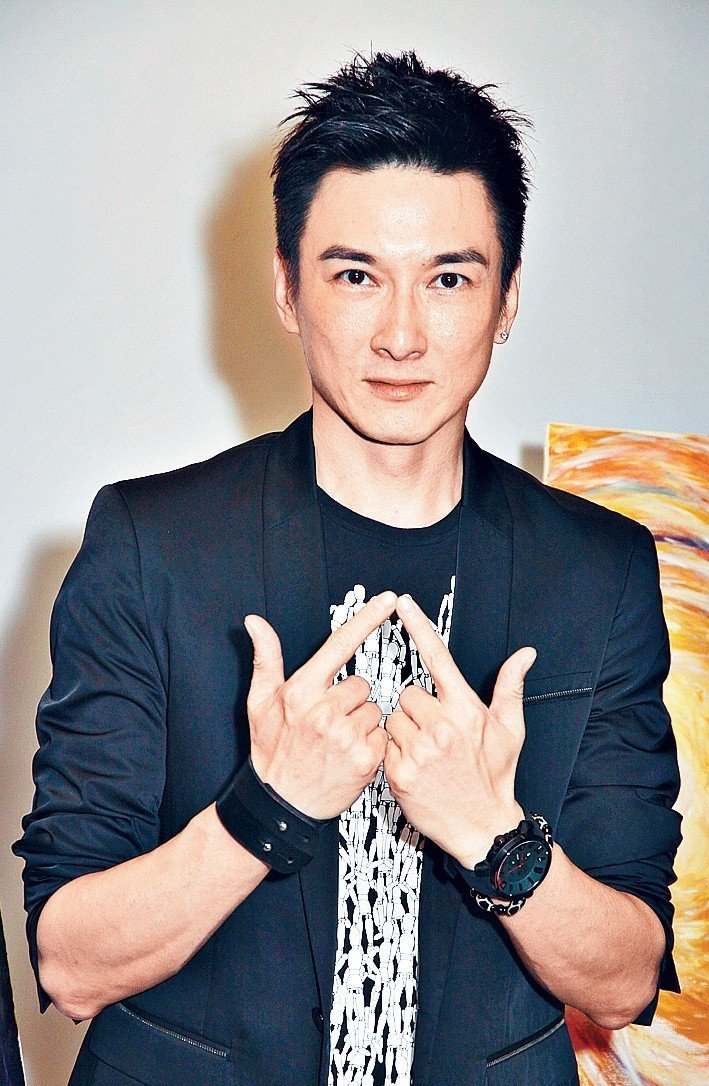 tvb男星与李佳芯饰演夫妻被网友调侃,曾因形象阴柔陷同性风波|胡渭康