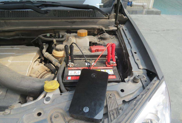 汽车电瓶和手机充电宝相比,有哪些区别?如何用充电宝启动汽车?