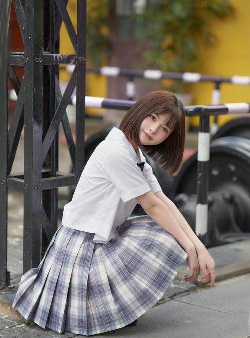 真不愧是营销号厦门jk女在菜市场走秀拜托人家只是在拍广告