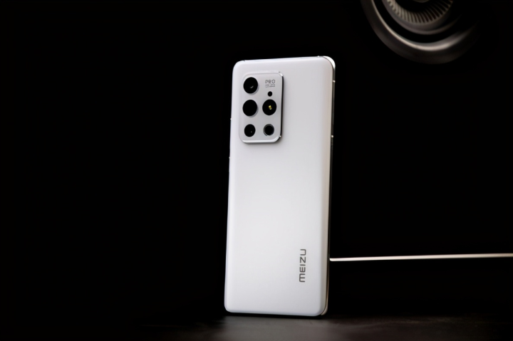 魅族18 Pro上手两周体验,旗舰机有的没的它都有