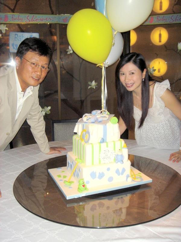 不过相较于陈荣森的疯狂,黄延年对离婚的处理非常体面.