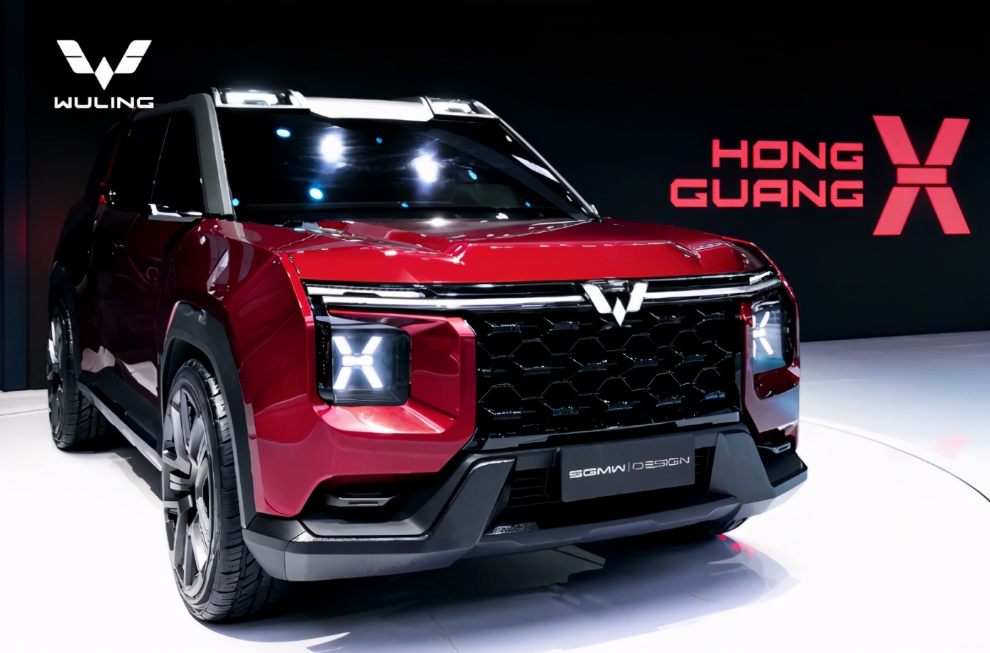 爆款频出,五菱首款银标suv来了,光这外观就能征服一群人-新浪汽车