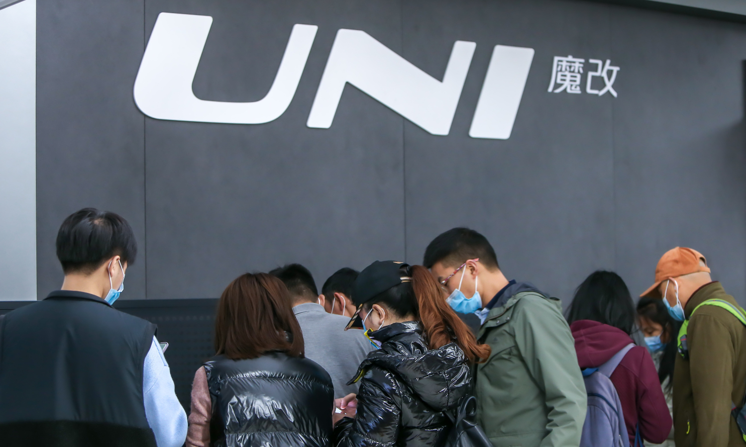 关键词: 外观改装紧凑级车长安汽车长安长安UNI-T我要反馈