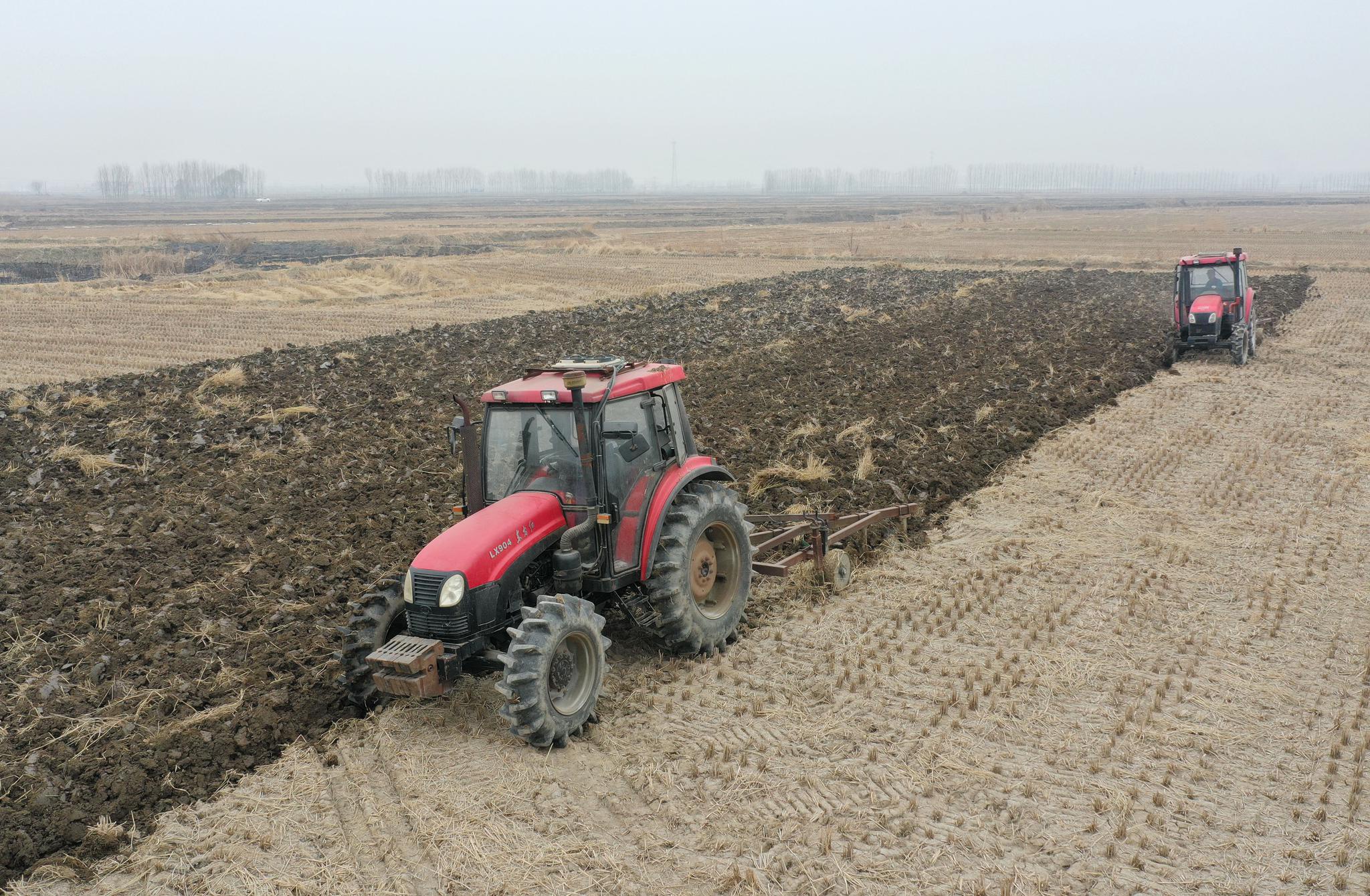 河北唐山春耕开犁