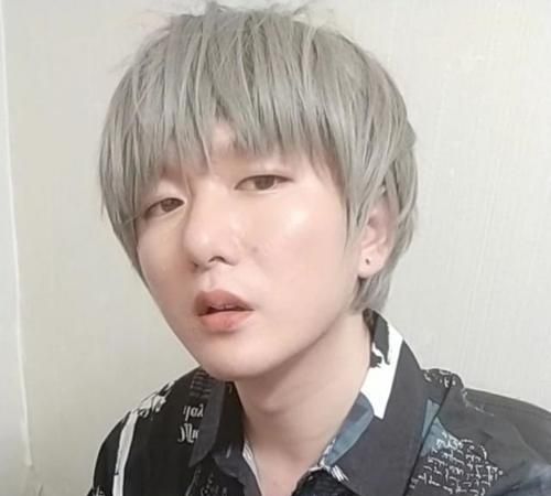 著名导演炮轰娱乐圈：老戏骨张少华去世,为何不见艺人们悼念休闲区蓝鸢梦想 - Www.slyday.coM