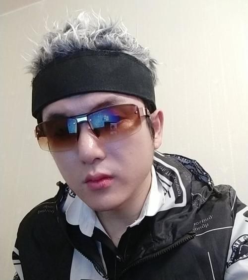 著名导演炮轰娱乐圈：老戏骨张少华去世,为何不见艺人们悼念休闲区蓝鸢梦想 - Www.slyday.coM