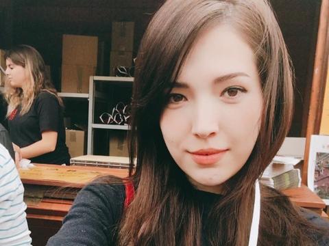 36岁的许玮甯是台湾知名女演员,她父亲是意大利籍的美国人,母亲是中国