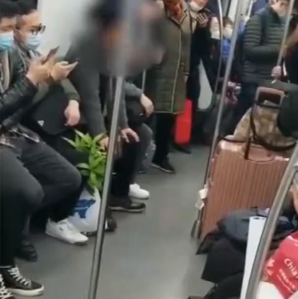 因太累没让座被批没道德,当事人回应:不想道歉,还想让对方道歉休闲区蓝鸢梦想 - Www.slyday.coM 因太累没让座被批没道德,当事人回应:不想道歉,还想让对方道歉休闲区蓝鸢梦想 - Www.slyday.coM