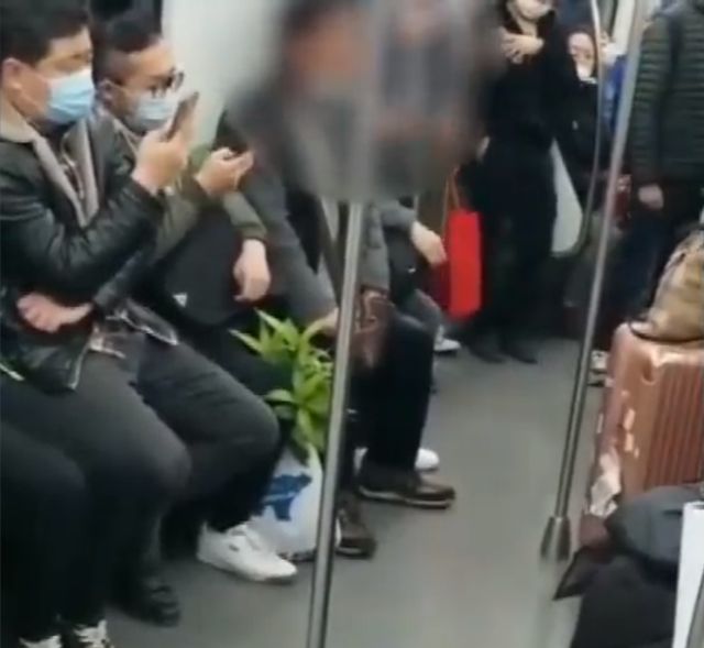 因太累没让座被批没道德,当事人回应:不想道歉,还想让对方道歉休闲区蓝鸢梦想 - Www.slyday.coM 因太累没让座被批没道德,当事人回应:不想道歉,还想让对方道歉休闲区蓝鸢梦想 - Www.slyday.coM