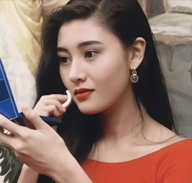 女神李嘉欣尝试空气刘海发型网友吐槽显老