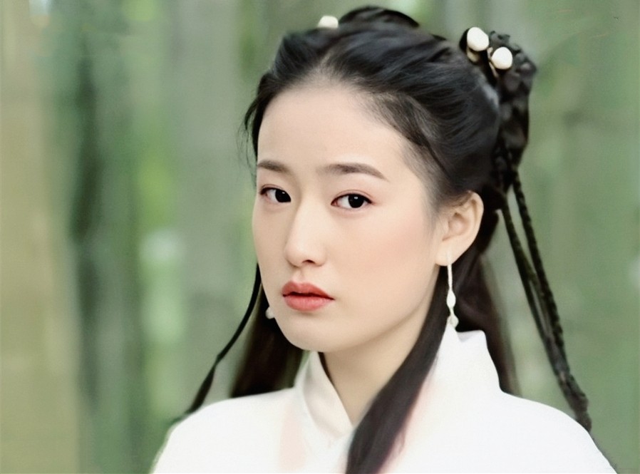 配角恋情亮眼过主角恋情,绿袍x余英男相爱相杀令人难忘