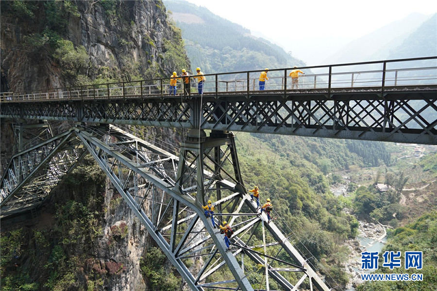 钢铁医生汛前为滇越铁路人字桥会诊