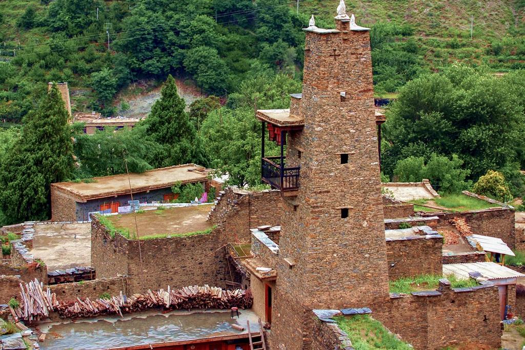 四川有个古寨,有两千多年的历史,被称"神秘的东方古堡"|桃坪羌寨|东方