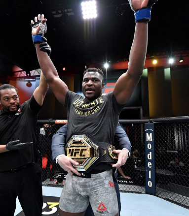 刚刚,ufc重量级冠军易主!铁血纳干诺强势复仇,骨头琼斯悬了