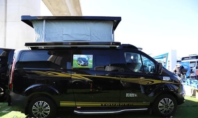 福特途睿欧房车,复式设计能住4人,2.0t 6at日常也好开