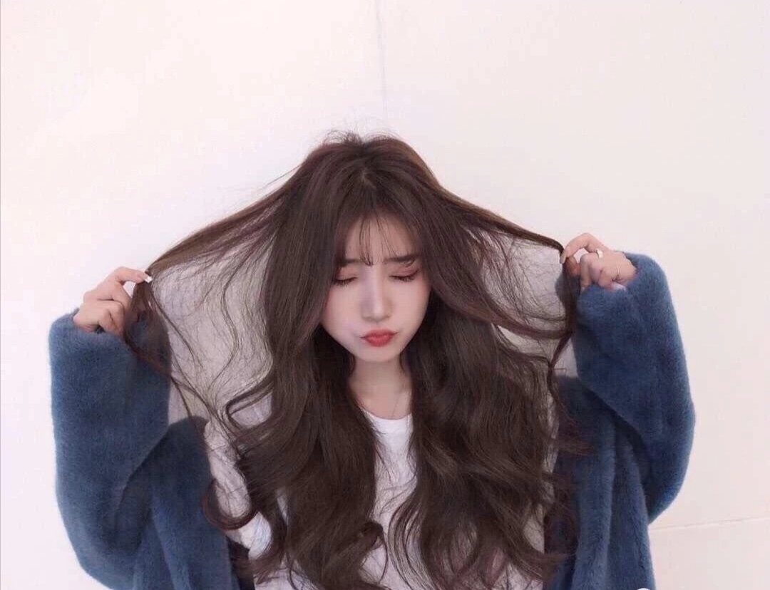 初春最受女生的欢迎慵懒感卷发随意自然又好看约会首选发型