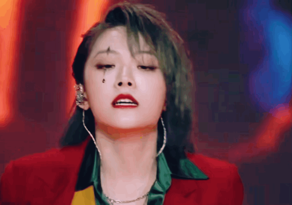 喻言小丑造型开口飙高音太让人惊喜了