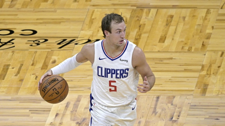 今日赛前,快船球员卢克-肯纳德接受了采访.