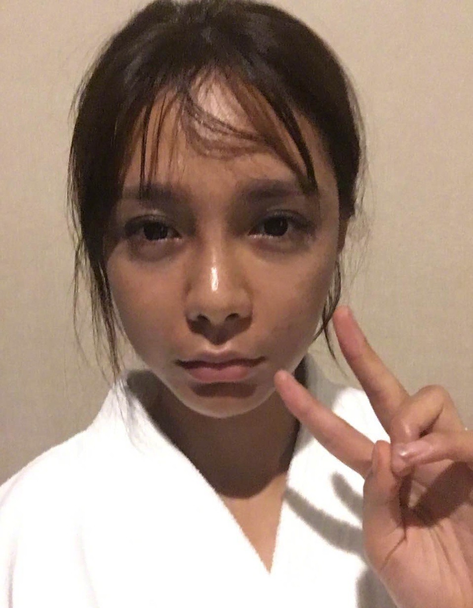 沈梦辰晒最黑素颜照,面如巧克力土气十足,难怪杜海涛不娶她!