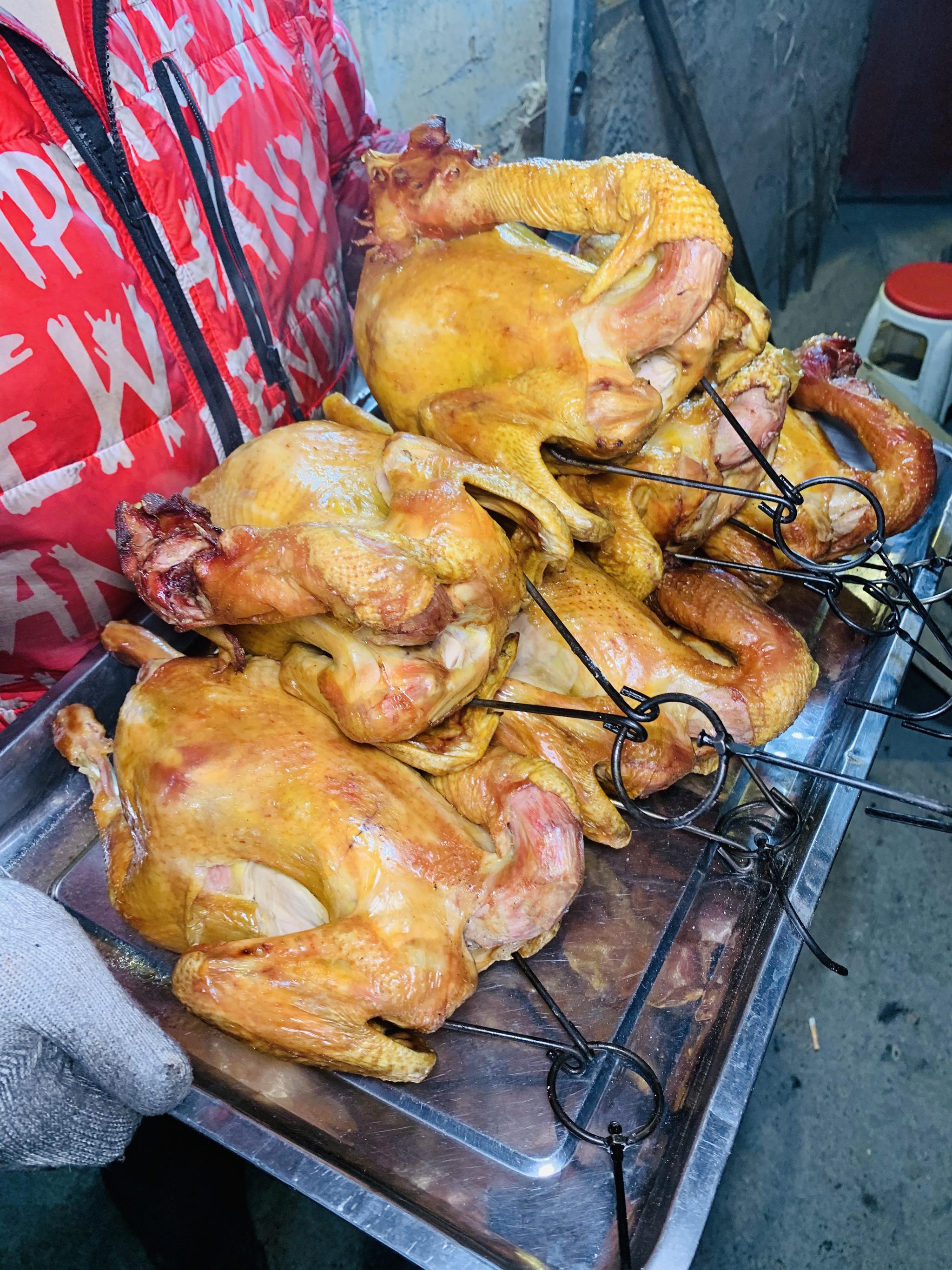 这家土窑到底有啥魔力?让长春的老爷们开车二里地排队也要来吃