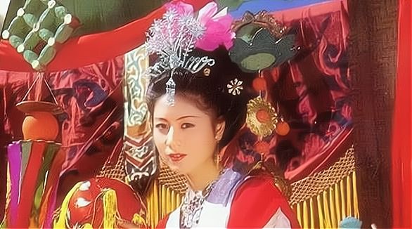 现在的马兰把更多的经历放在自己喜欢的事业上了.